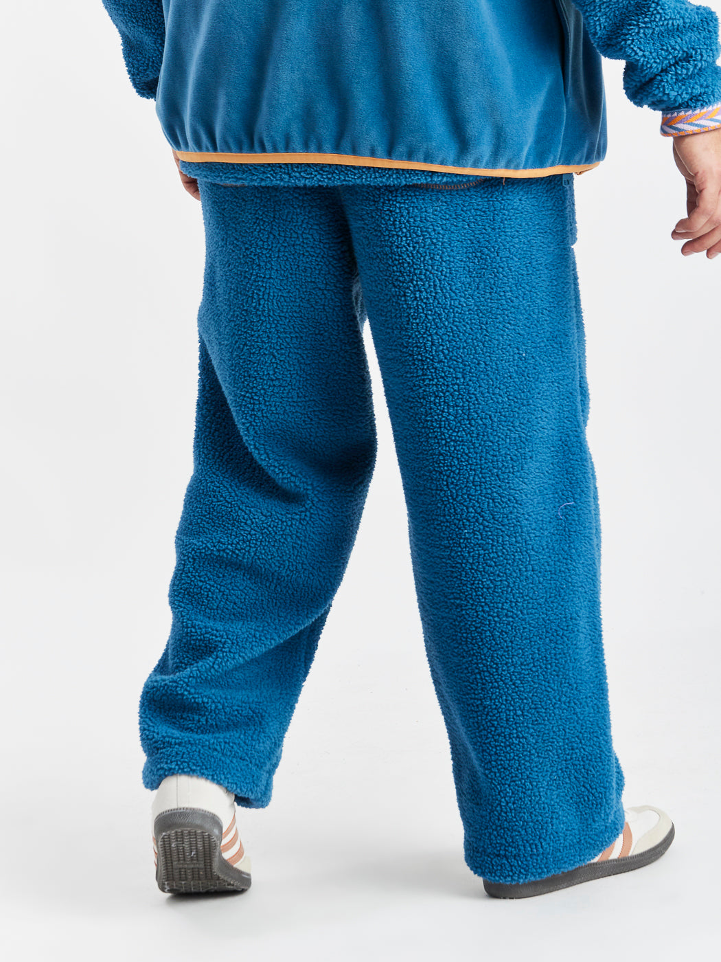 Perfect for lounging or casual outings, these sherpa joggers provide a warm, snug fit without compromising on style.