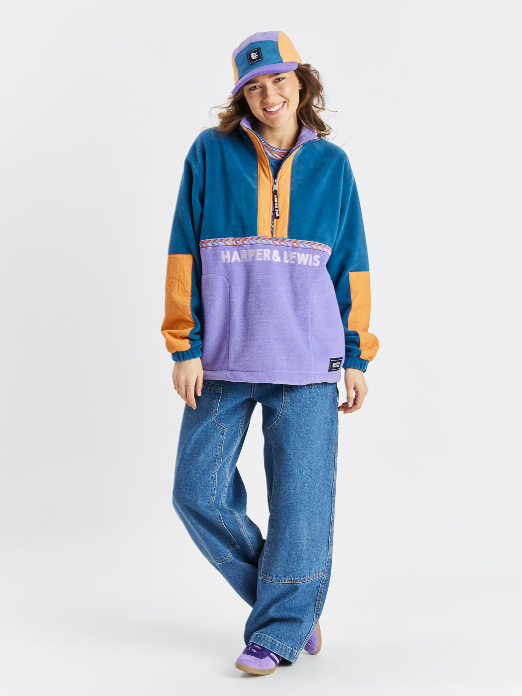 Arlie Oversized women's fleece perfect for the cold outdoors with it's elasticated hem and cuffs.
