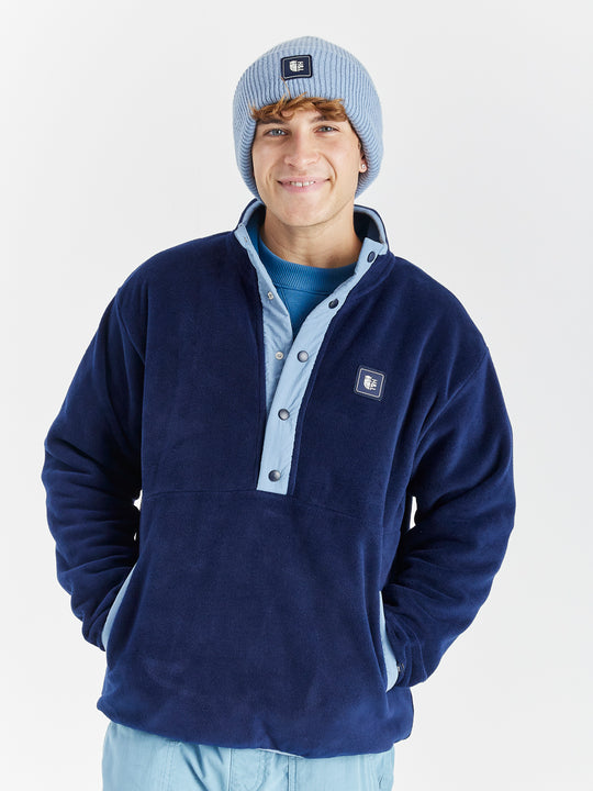 Inspired by a vintage fleece, this Lavender fleece with Steel Blue details is a must-have item for your wardrobe. 