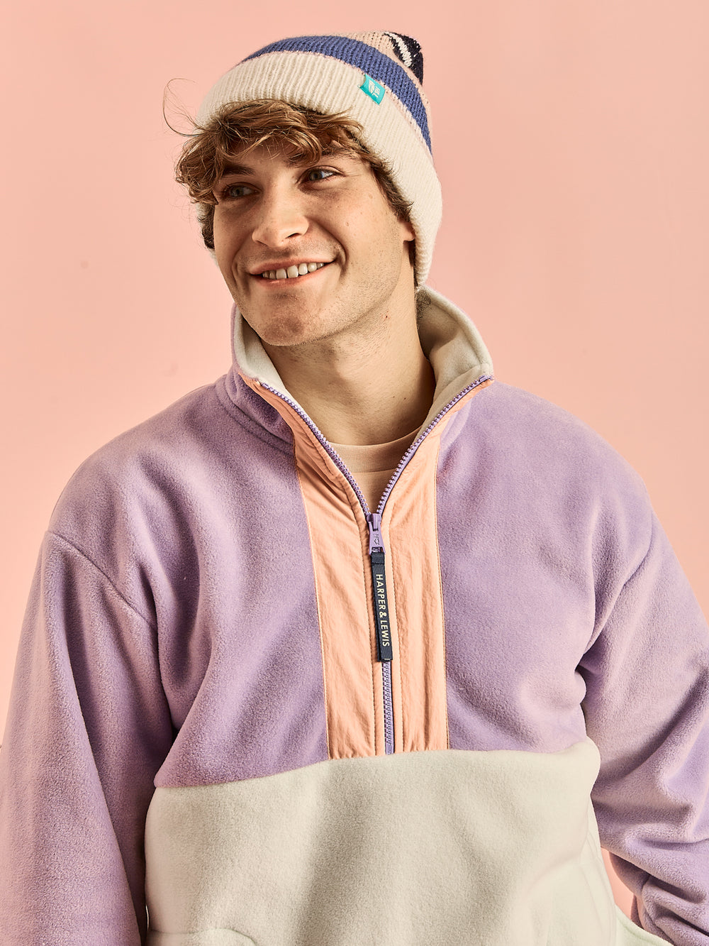 Made from 75% acrylic and 25% nylon, this winter hat ensures durability and comfort.
