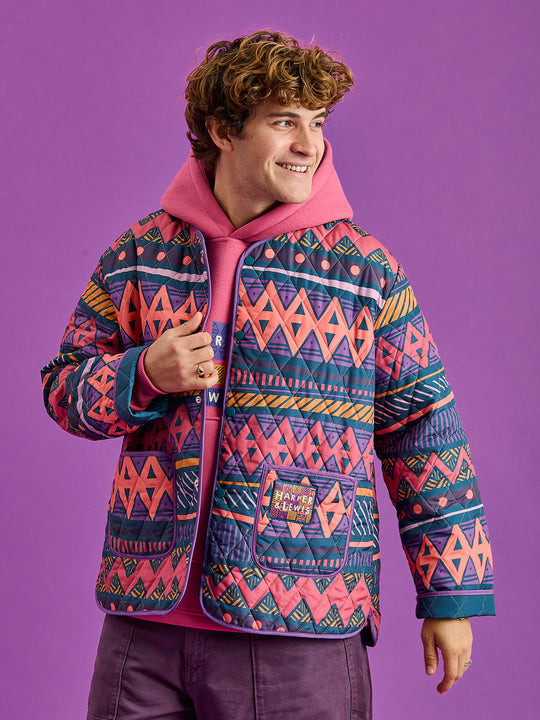Male Model showing the popper button feature and the two side pockets.