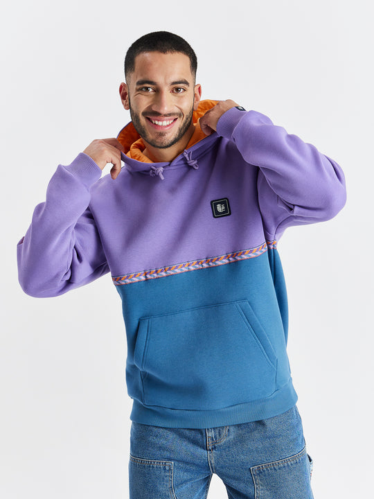 This mens hooded sweatshirt is crafted from a fleece back jersey material to add to a cosy fit.