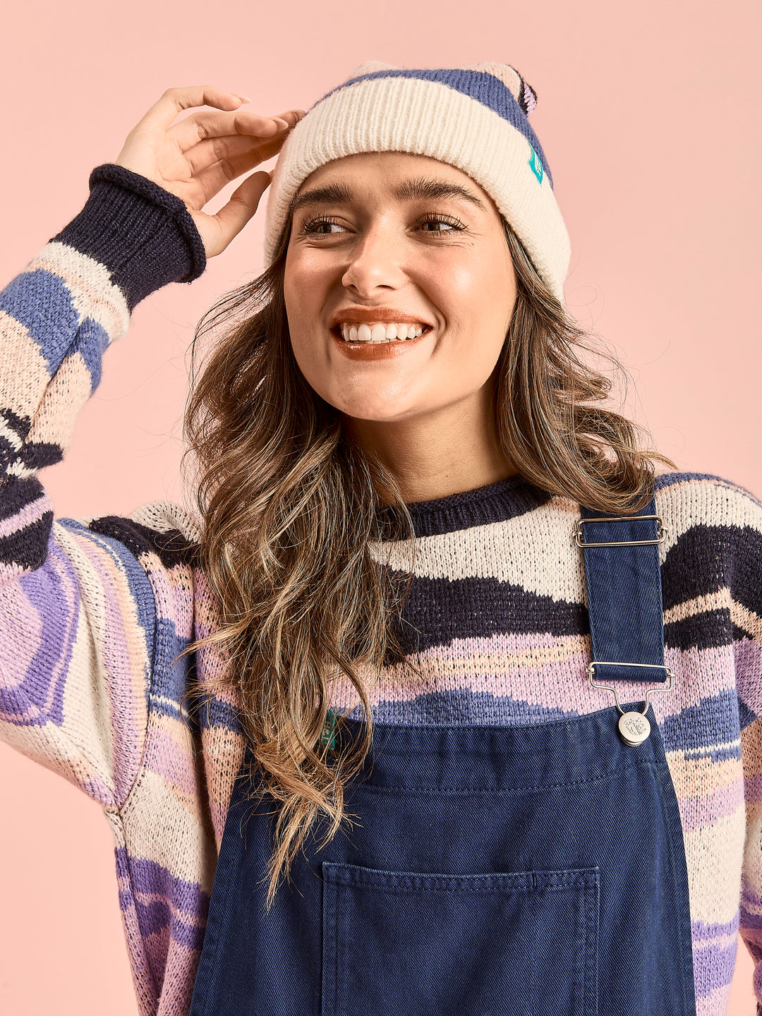 Designed as one size fits all, it provides a snug and cosy fit for everyone.