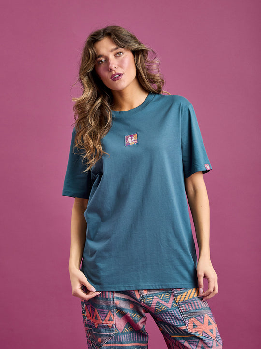 Female model wearing the Oversized t-shirt. 