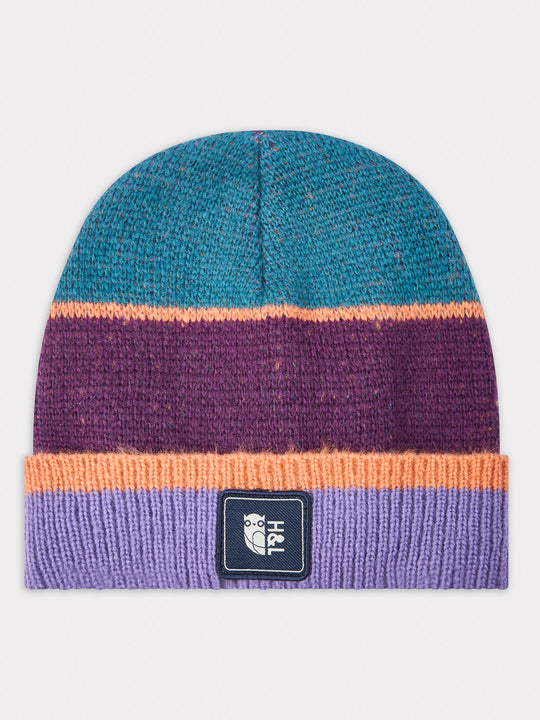 Made from 75% acrylic and 25% nylon, the knitted beanie ensures durability and comfort.