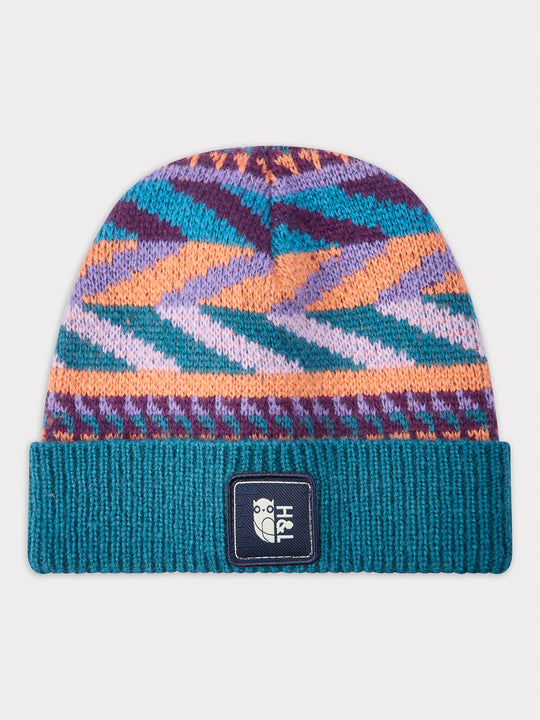 Made from 75% acrylic and 25% nylon, this winter hat ensures durability and comfort.