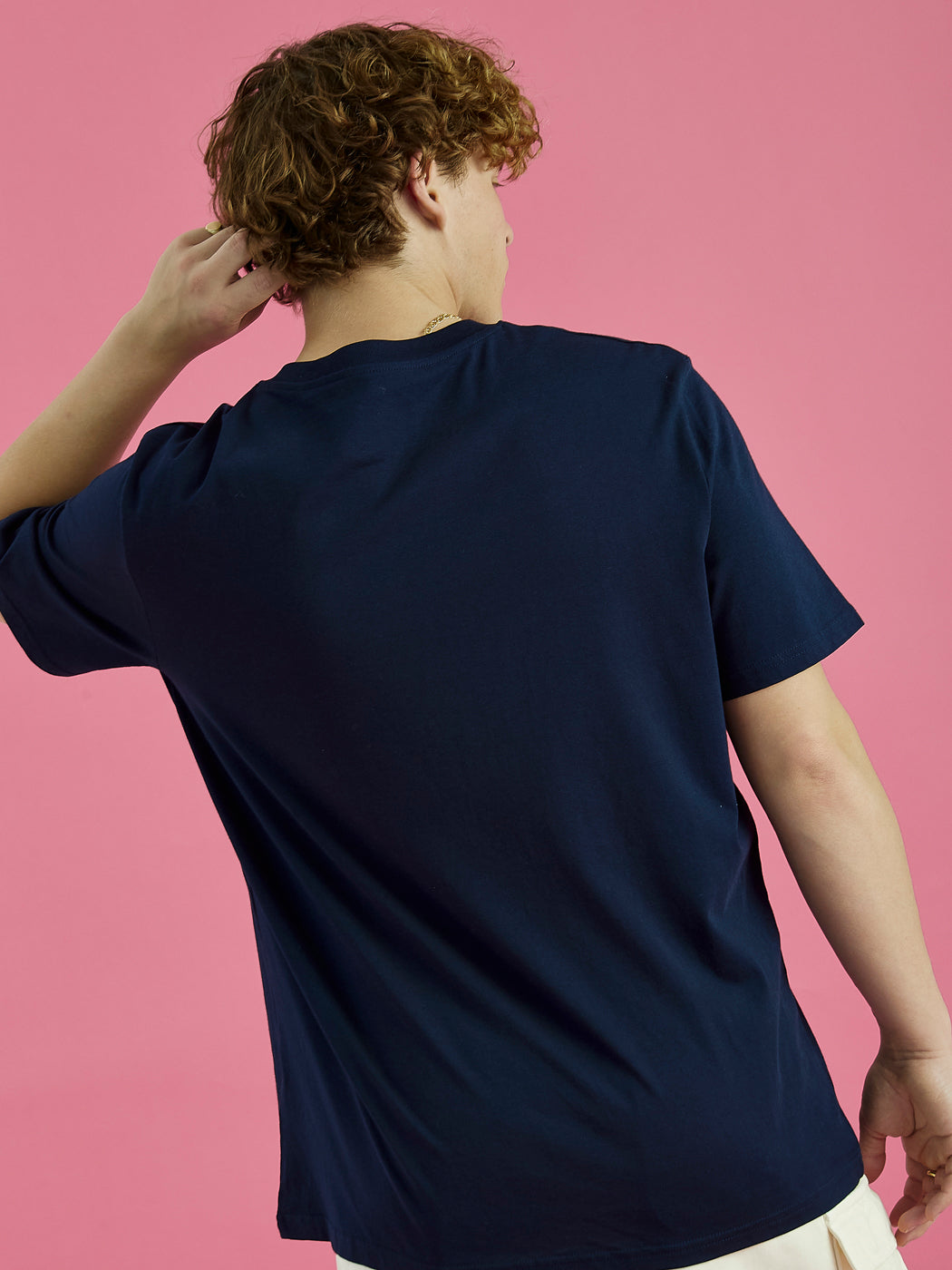 The plain back of the Taran tee in Navy