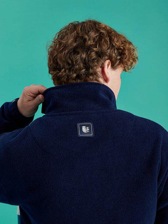 Mens fleece jacket, a vintage oversized fit to add to its retro vibe.
