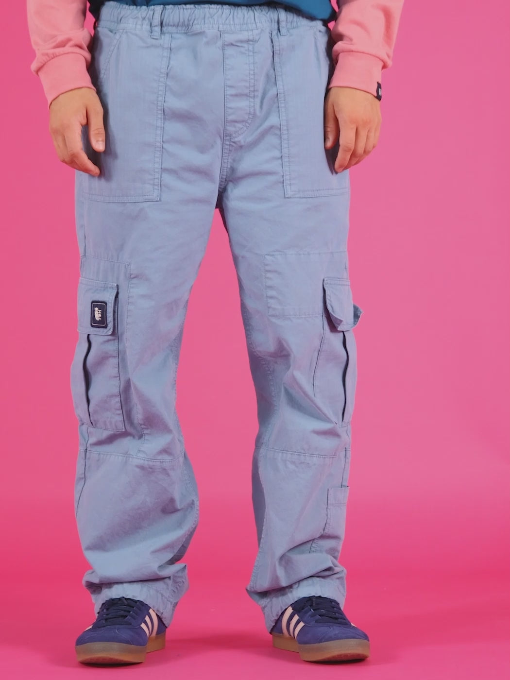 The Cargo trousers have been garment-dyed for a vintage effect that enhances their soft feel, suitable for all-day wear. 